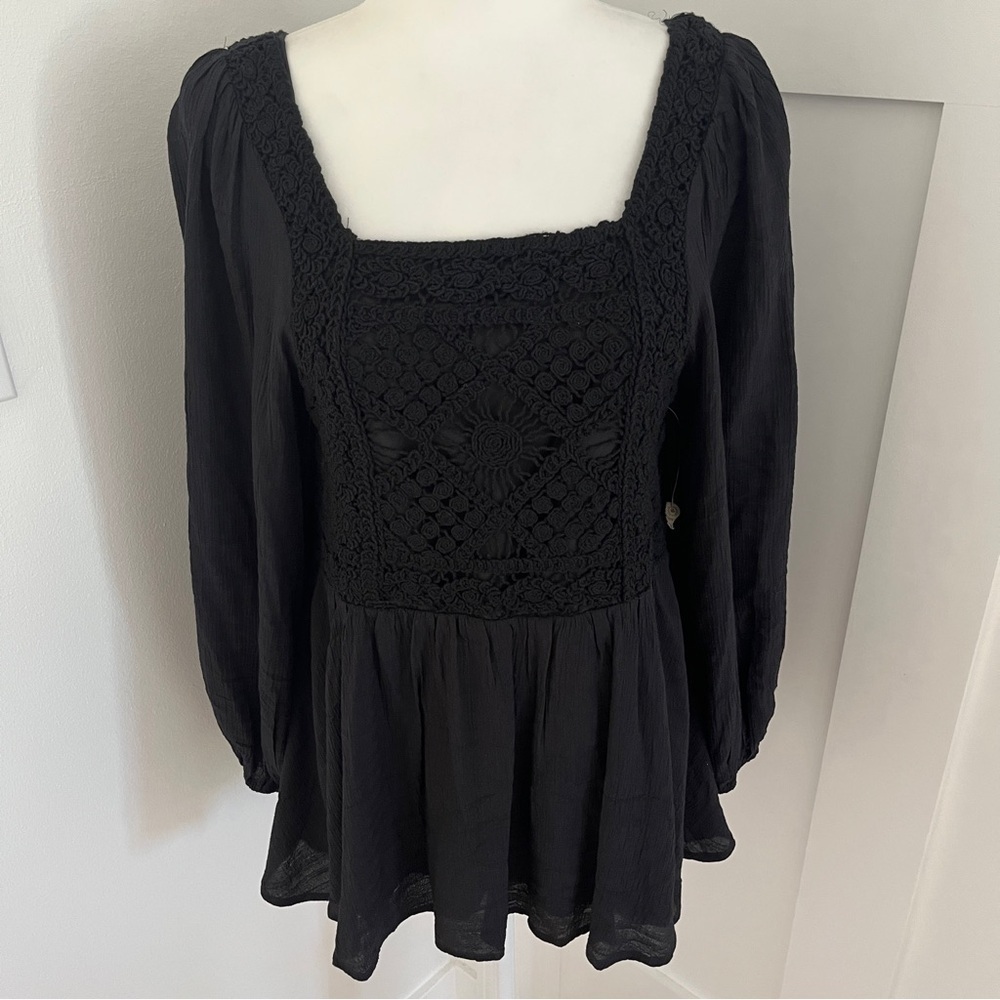 NWOT Altar’d State women’s Sz M Black Embroidered top fit flare blouse Tunic*Q13